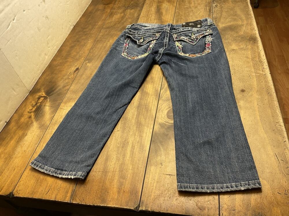 Miss Me Capri Jeans Womens 28 Blue Denim Distressed Y2K Mid Rise JP5701P4